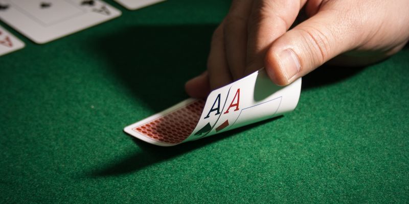 Poker 8Xbet - Cách Chơi Và Chiến Lược Nâng Cao Tỷ Lệ Thắng